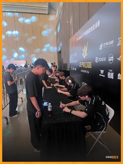 Нашли позитивный момент на XSE Pro League 2026 — хорошо организованные автограф-сессии: