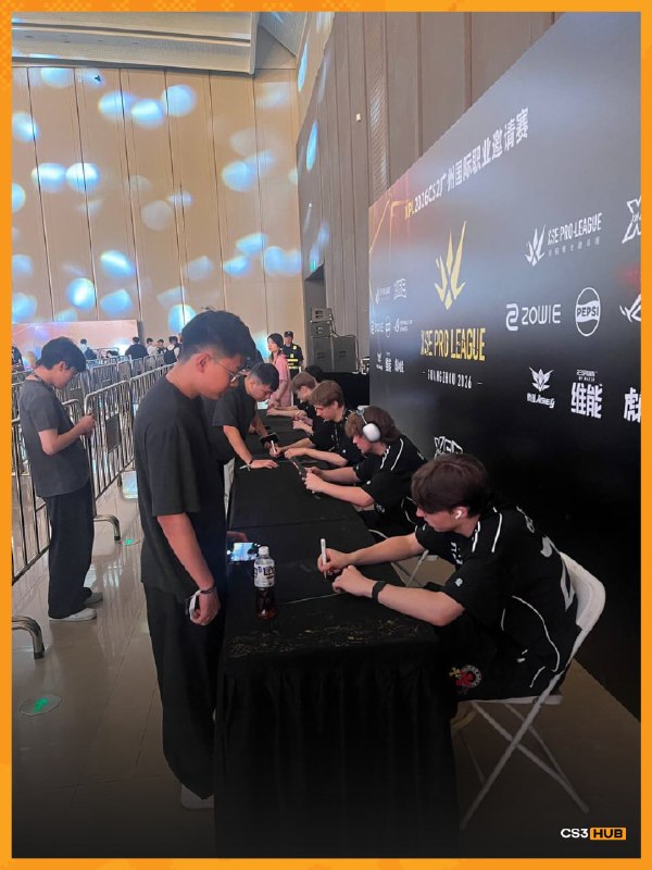 Нашли позитивный момент на XSE Pro League 2026 — хорошо организованные автограф-сессии: