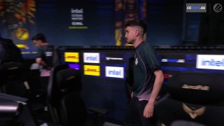 NertZ лапает задницу SunPayus после выхода в Stage 3.
