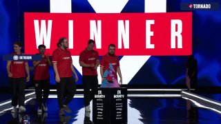 Чемпионы подняли свой кубок!